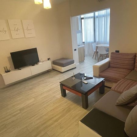 Lacasa-21 Dhjetori Тирана Экстерьер фото